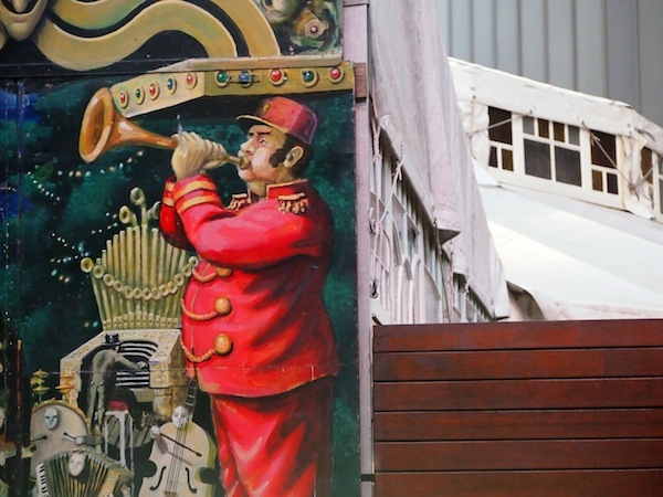 OLYMPUS DIGITAL CAMERA